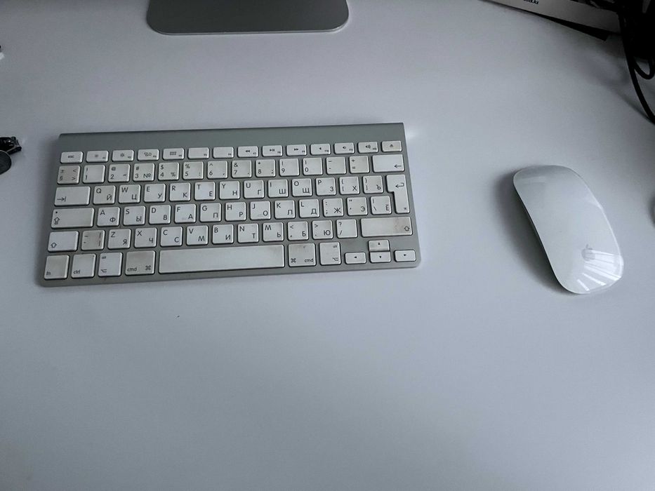 Magic Mouse 2 + Apple Wireless Keyboard