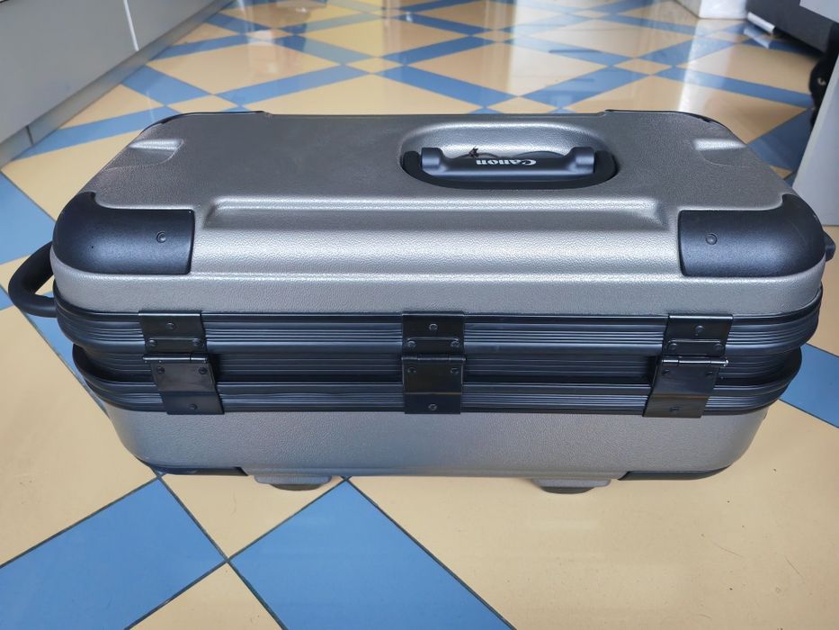 Canon EF 500mm f/4.0L IS USM -(Обектив)