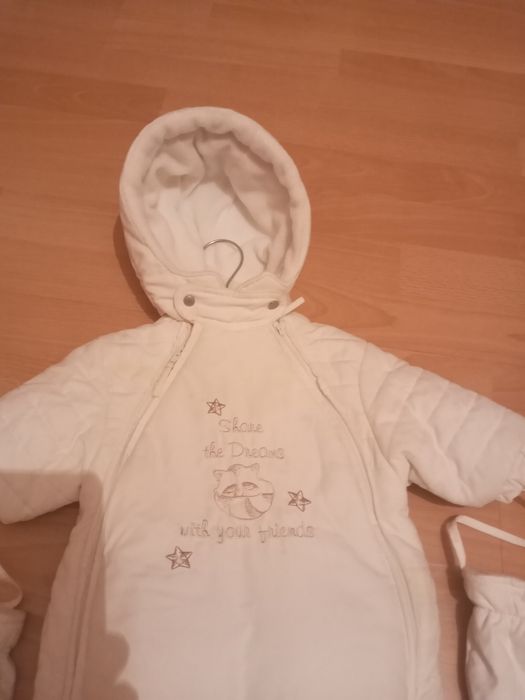 Продам курточку на новорожденного