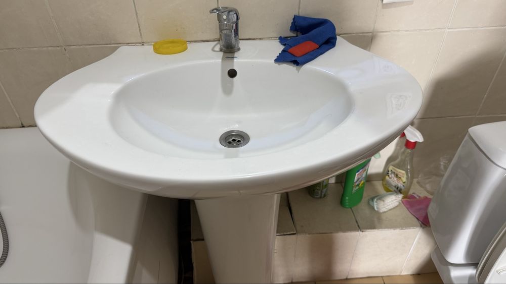 Продам сантехнику б/у со смесителями