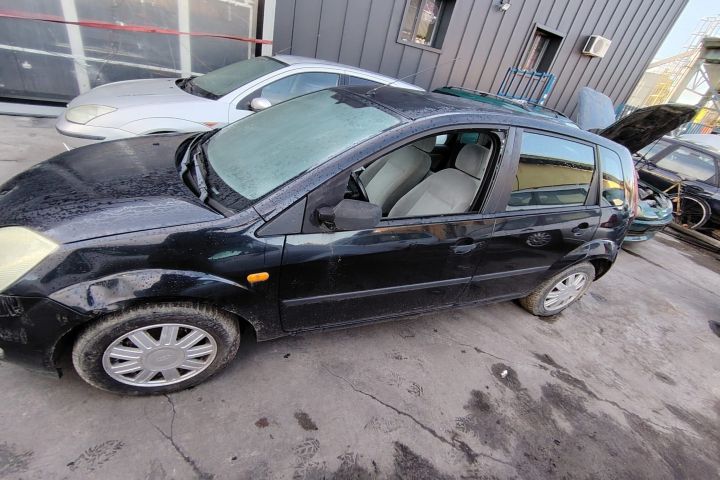 Oglinda dreapta Ford Fiesta 2002 1.4 MT (80 hp)