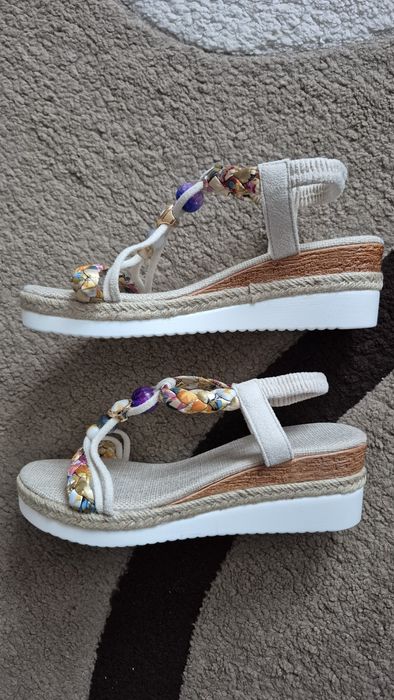 НОВИ дамски сандали, 38 номер