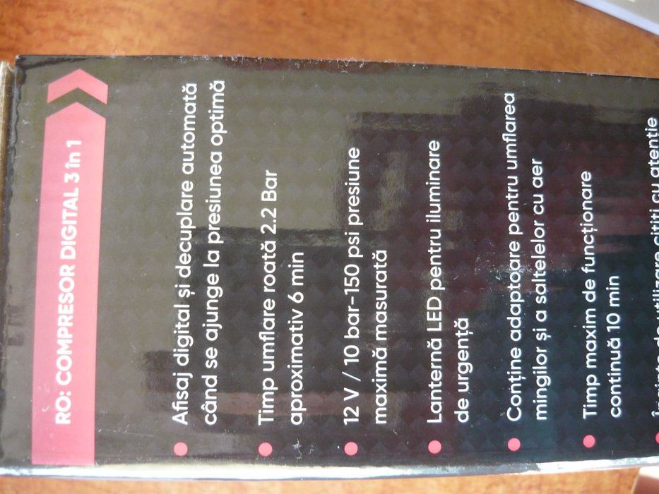 Compresor auto NOU cu lanternă LED, mufă brichetă 12 V