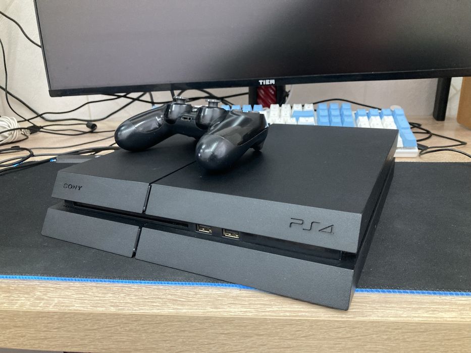 Продам PS4 Fat 500gb