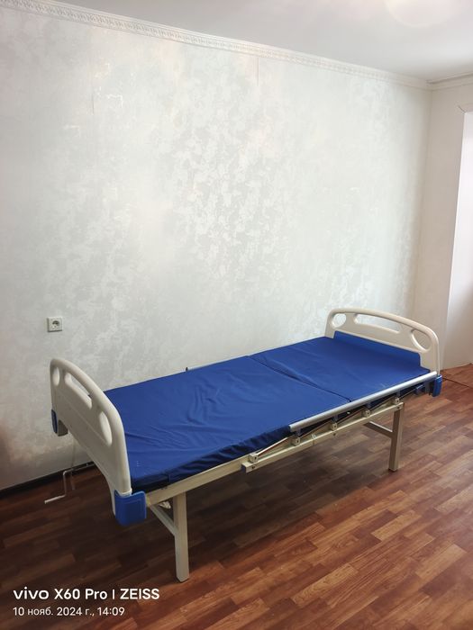 Кровать медицинский