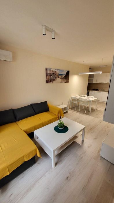 Дава се под наем Двустаен апартамент в Варна, Аспарухово - 60 кв.м за 586.5 € - Снимка #2