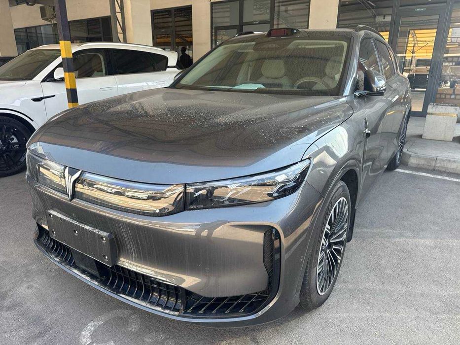 Voyah Free Plus 2025 — премиальный полноприводный гибридный кроссовер