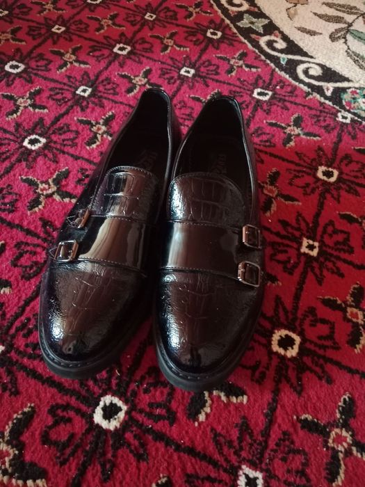 Красивый Чёрный туфли