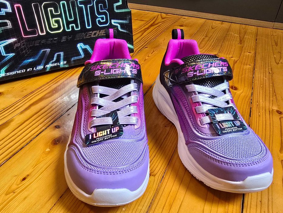 Светещи маратонки Skechers