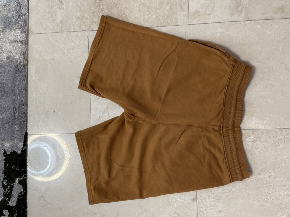 pantaloni scurti pull and bear si H&M