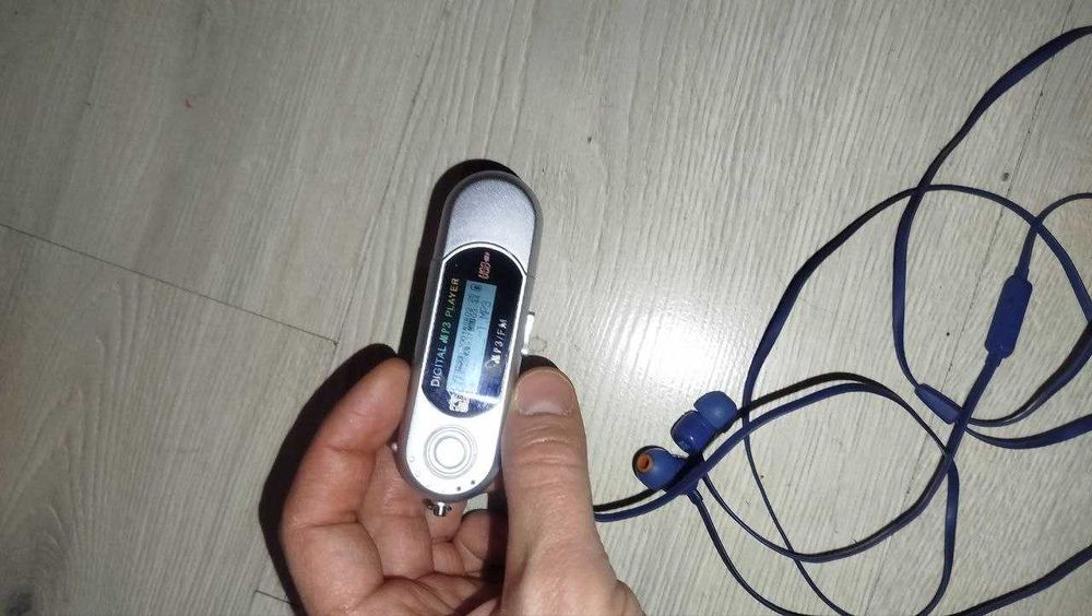 МП-3 плеер 2000 годов