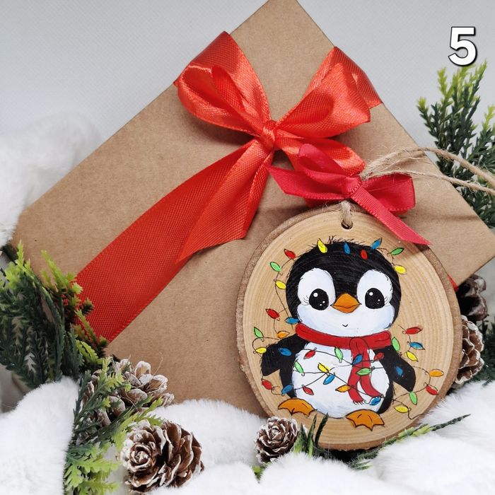 Коледни рисувани играчки