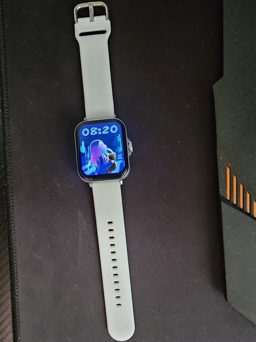 Smartwatch NOU vand sau schimb