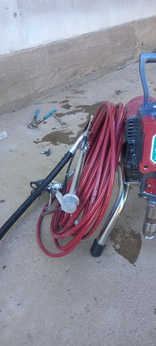 Безвоздушный окрасочный аппарат