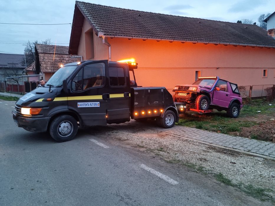 Tractari auto / Tractări Autoutilitare/Tractări  Dube XXL/Roți blocate
