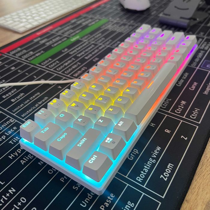 RGB Klaviatura 63 talik ko'k switch