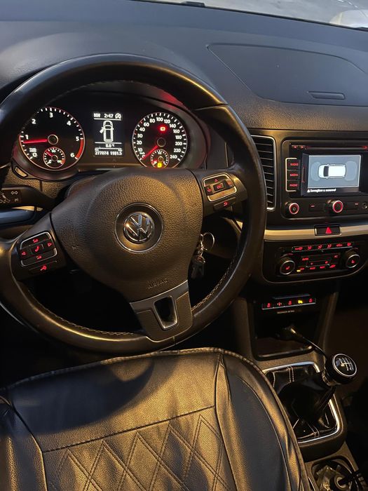 Vând Sharan motor 2.0.     7 locuri