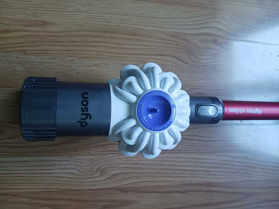 Прахосмукачка dyson sv09