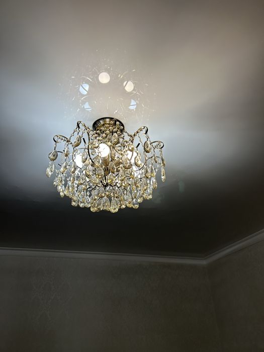 Продается Хрустальная люстра