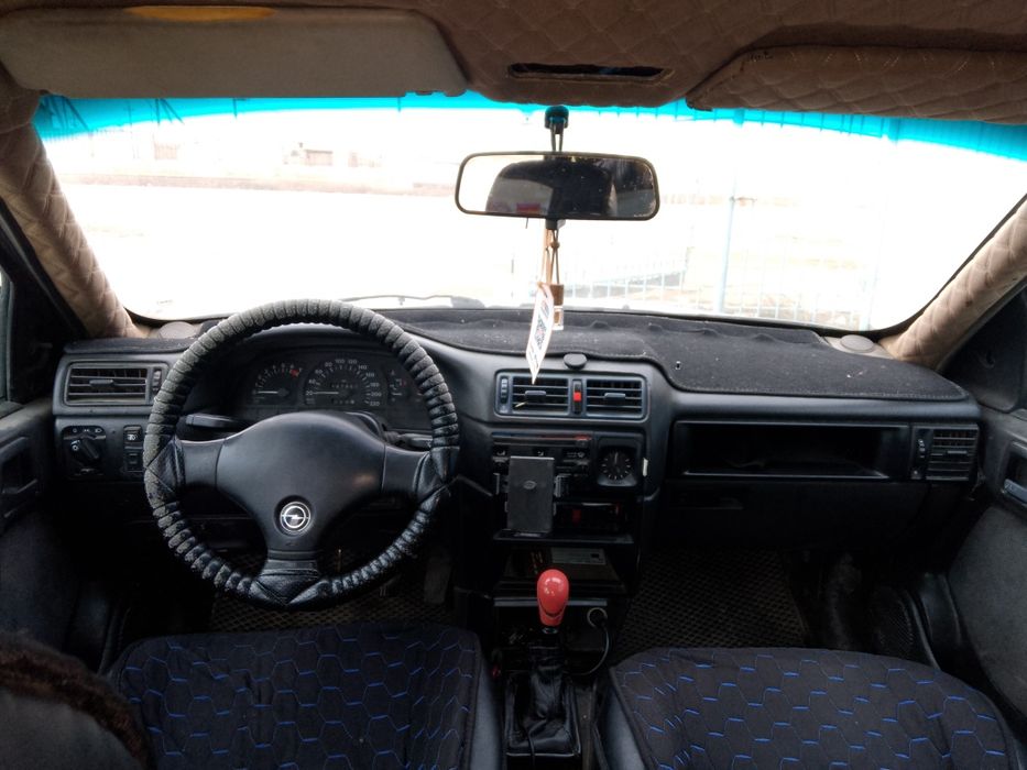 Продам Опель вектра 1.6