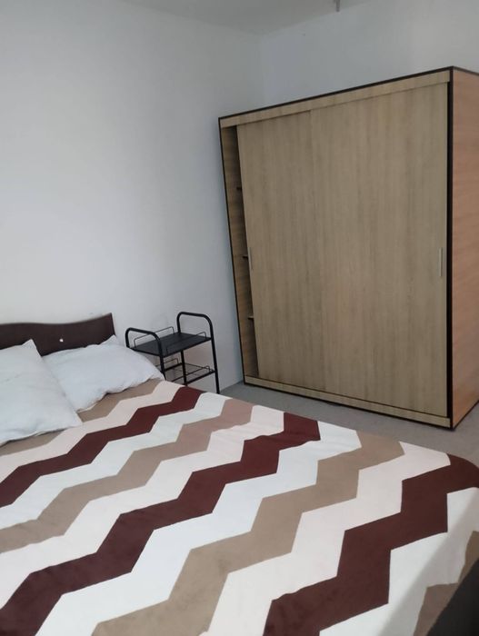 Inchiriez apartament cu 4 camere