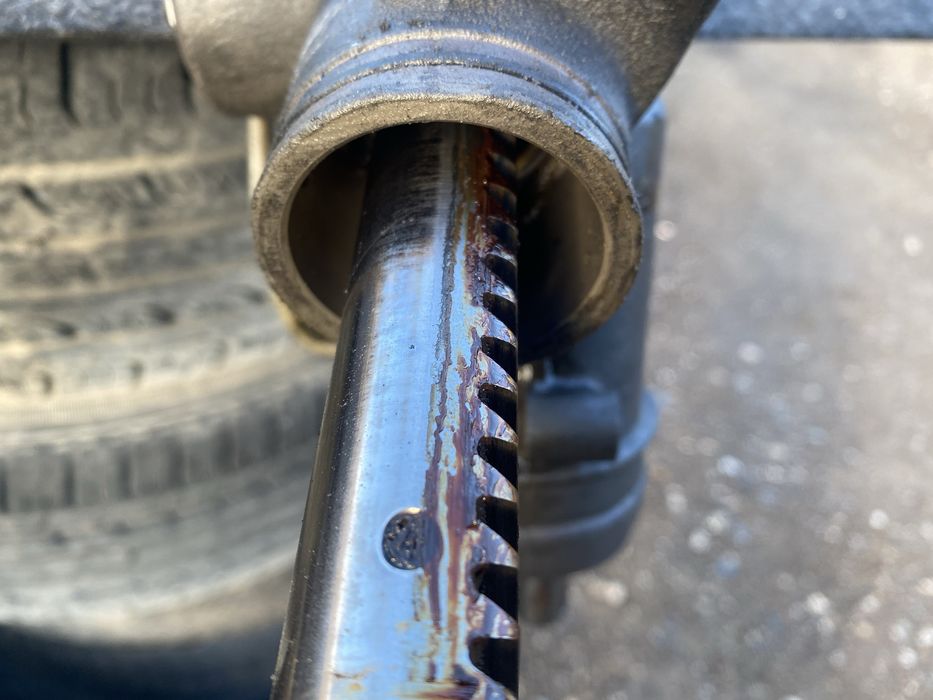 Кормилна рейка за пасат б5