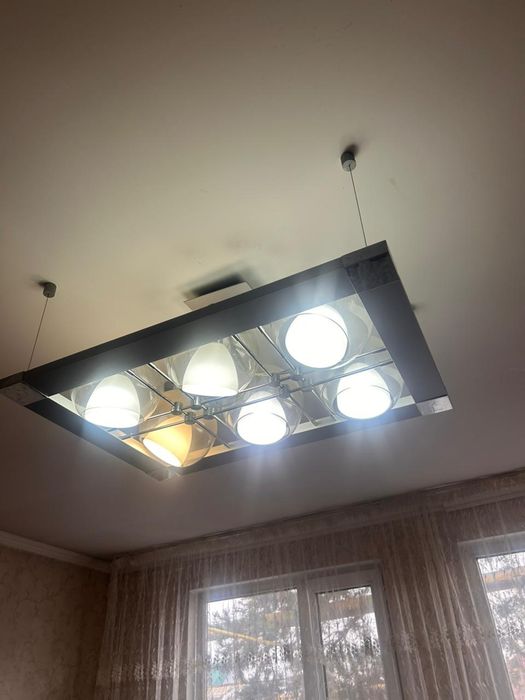 Продам люстру отлично качества