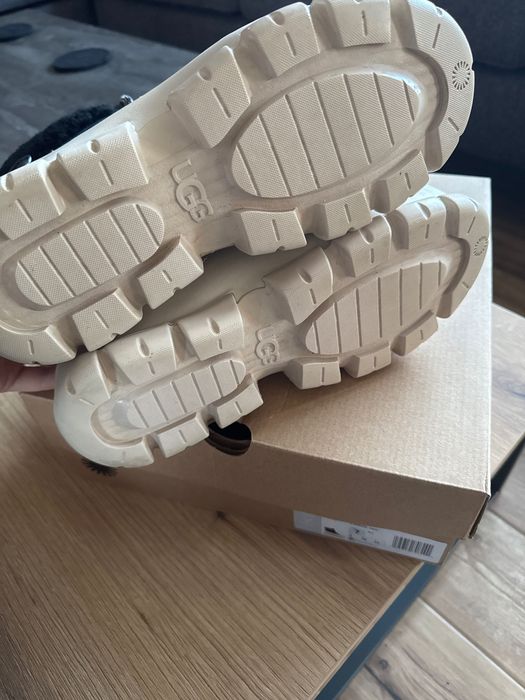 Зимни боти на UGG