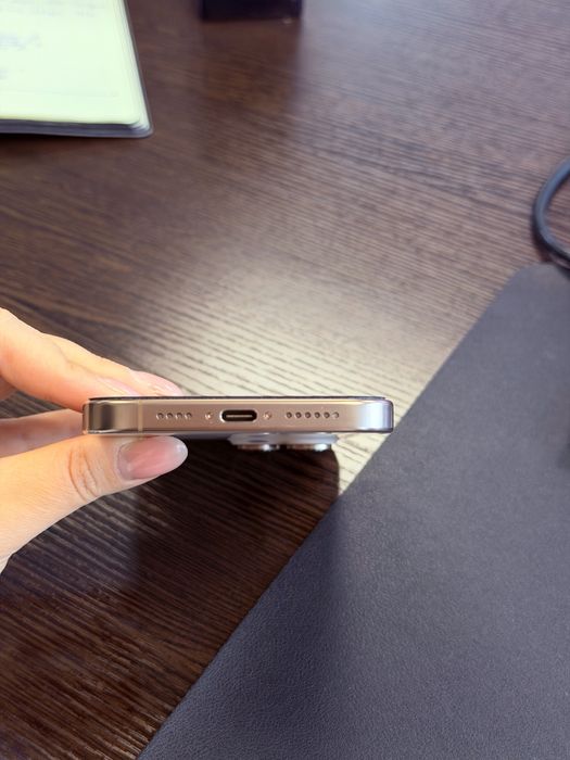 Iphone 16 PRO Max Gold