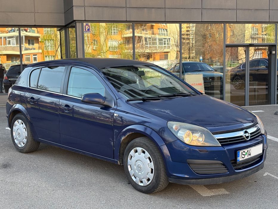 - Opel Astra H -