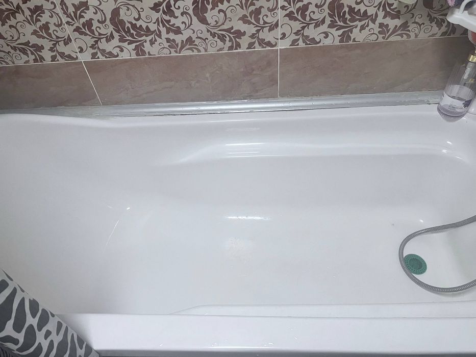 Уголок стол с пуфики, холати яхши ешик, унитаз ва ванна