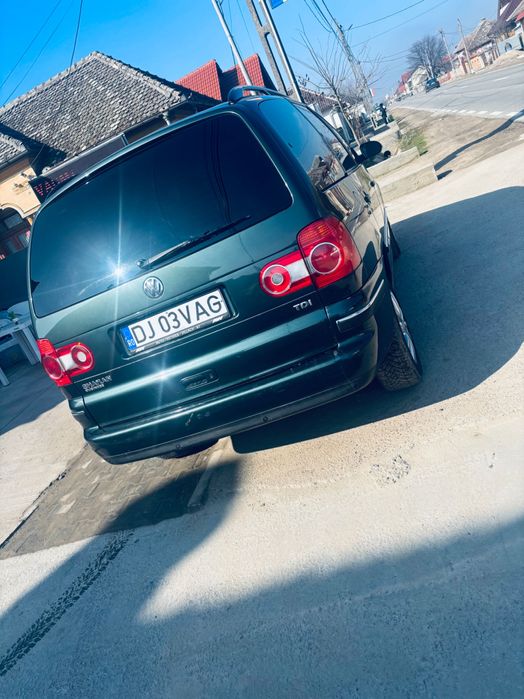 Vând sharan prim proprietar preț în euro