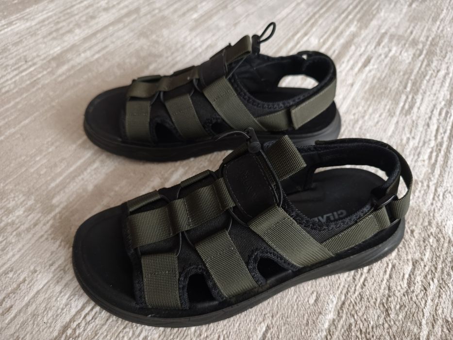 Продам   сандали