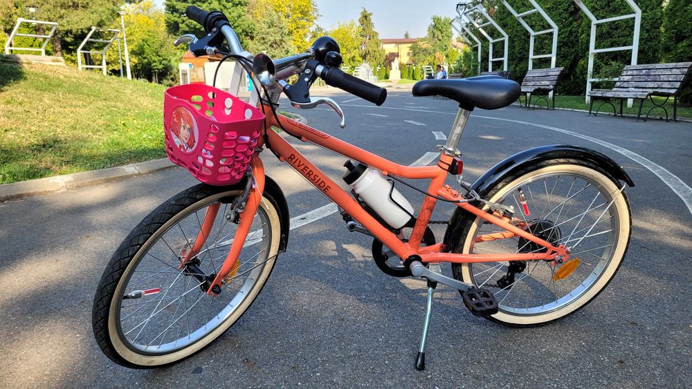 Bicicleta RIVERSIDE 20" coral + CRIC, roti ajutatoare, CASCA bonus