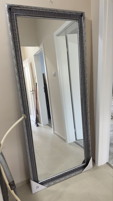 Чисто ново огледало