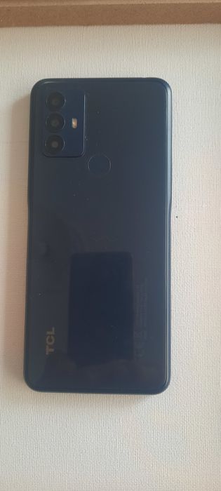 Мобилен телефон TCL 305