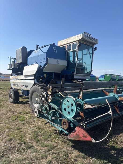 Комбайн Енисей.