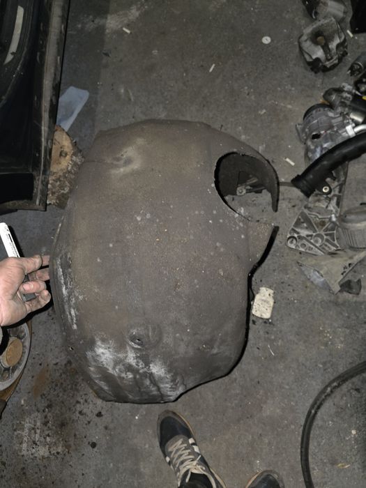 Заден десен подкалник за BMW F10