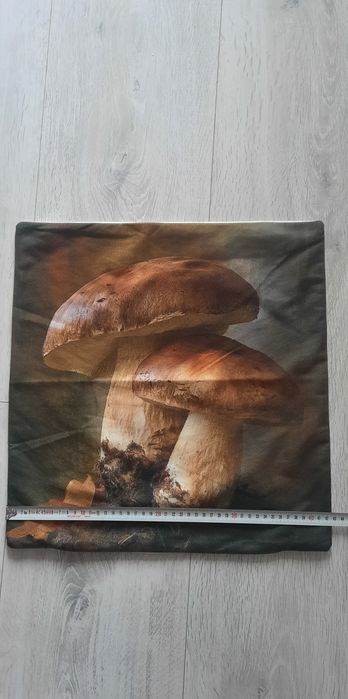 Fețe de pernă cu hribi