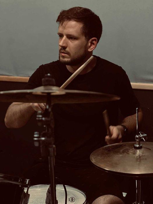 Уроки игры на барабанах/ударной установке