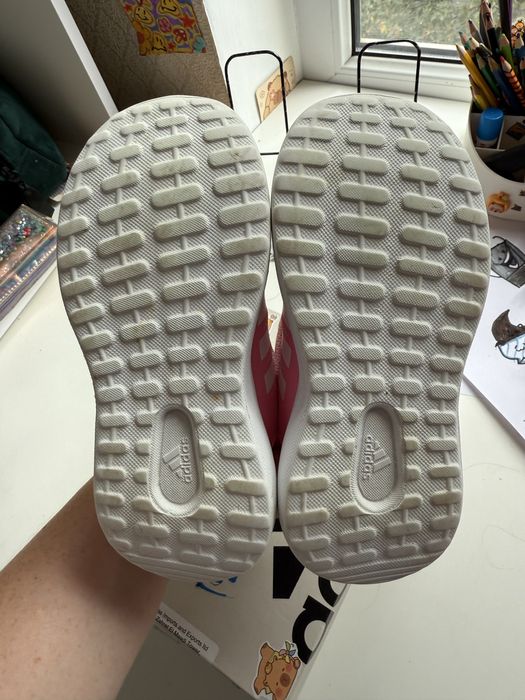 Продам кроссовки adidas