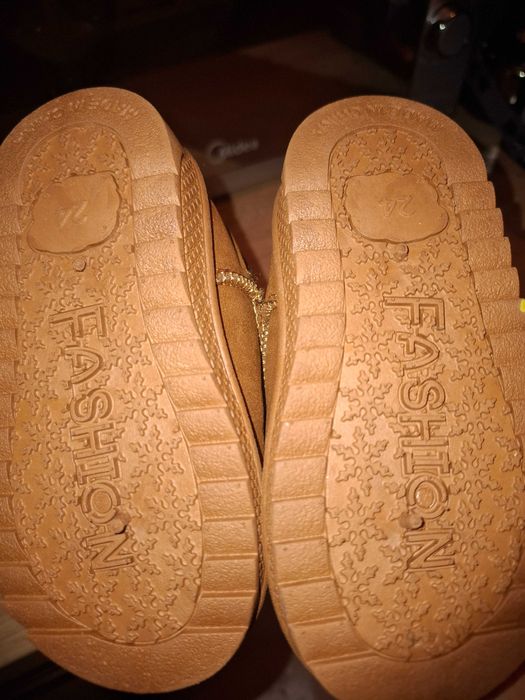 Продам уги  детские