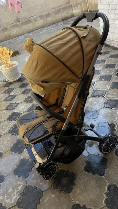 Детская коляска и стульчик