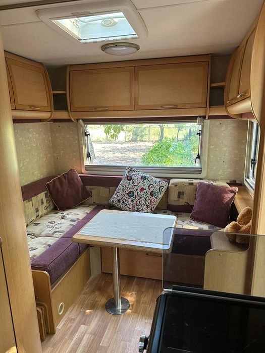 Rulota de inchirat pt 5 persoane ( pat 2 persoane + pat de 3 persoane)