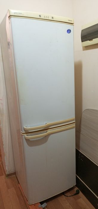 Холодильники на запчасти.