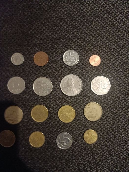 Vând monede vechi