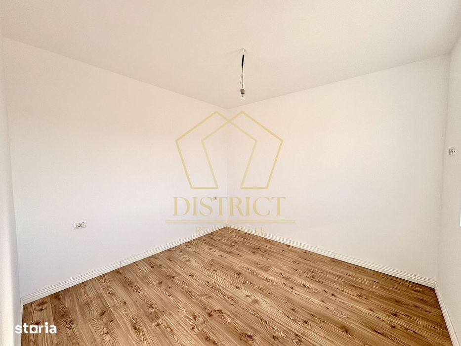 Duplex cu 4 camere, despărțite prin camera tehnica | Mosnita Noua