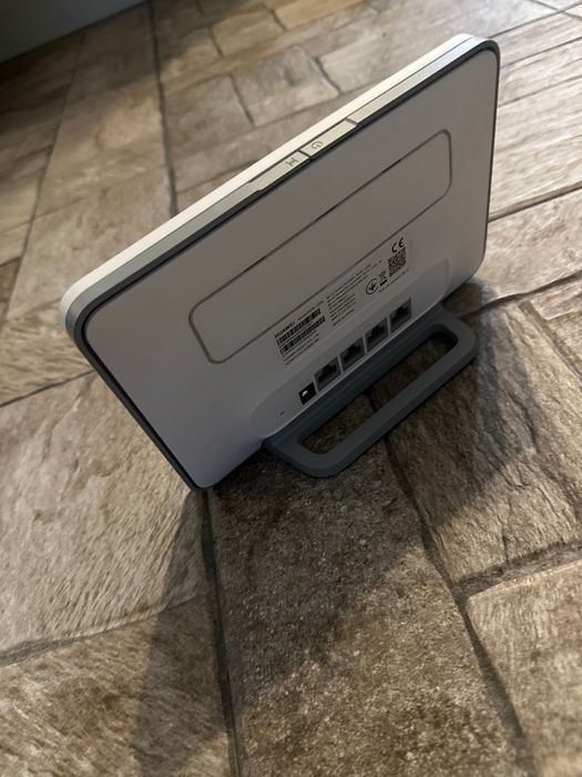 Router wireless cu cartela SIM Huawei