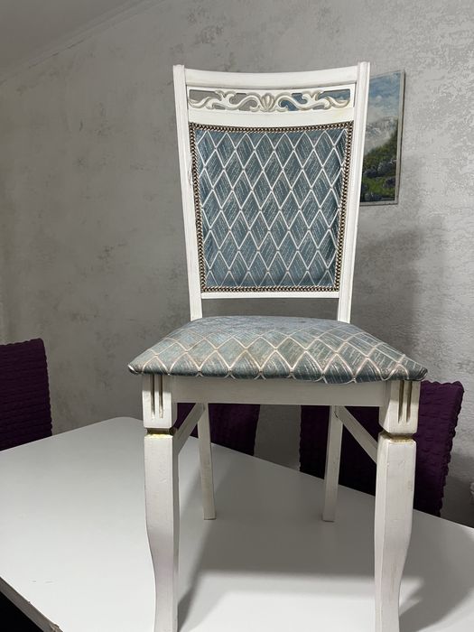 Стол с стульями