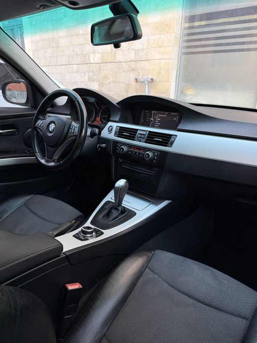 Vand Bmw Seria 3 Facelift E90 LCI 320d Automat Bi Xenon Navigatie